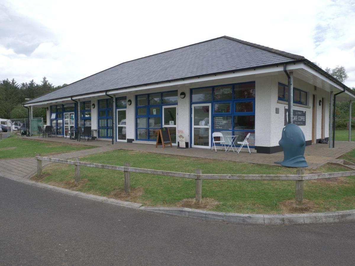Vivienne Hotel Ballymoney Buitenkant foto